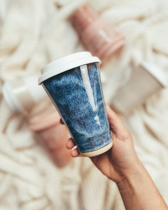 Keramický keep cup, ruční výroba - SD x MarSei ceramics barva béžová kropenatá speckled barva modrá ocean